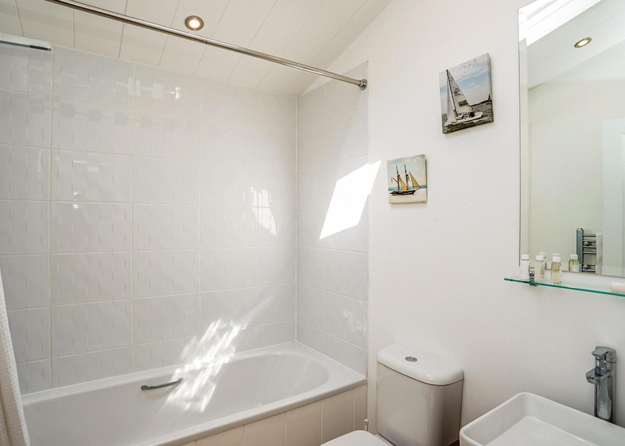 Woodside Coastal Retreat Hotel Fishbourne  Стая снимка